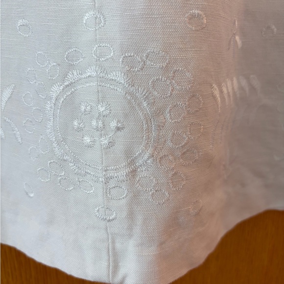 Gorgeous Embroidery Covington Cream A-Line Skirt. Size 8 - Picture 5 of 14